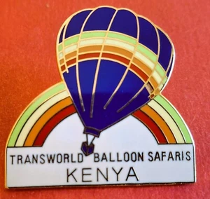 PIN GLOBO Transworld Globo Flying Safaris KENIA África 1 1/2 pulgadas x 1 1/2 pulgadas - Imagen 1 de 2