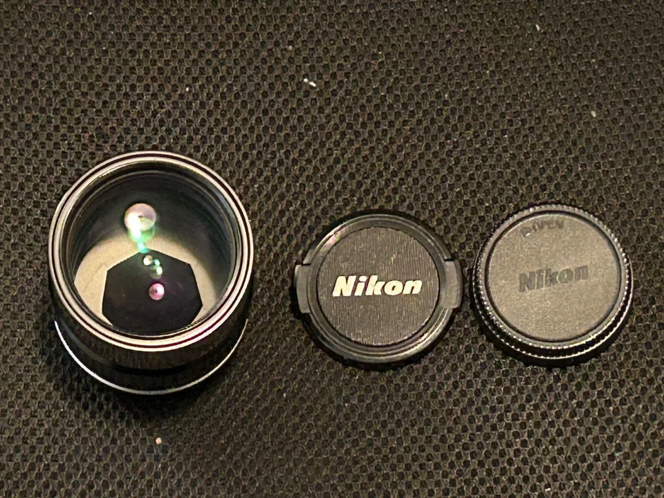 Usado NIKKOR 135mm F/2.8 AIS con 2 tapas Foto 1 de 4