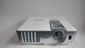 BenQ W1070 1080p 3D DLP Home Theater Projector - NEEDS NEW LAMP - Picture 1 of 3