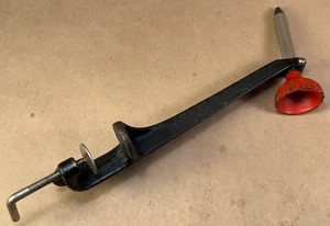 Nice - Vintage - D.H. Thompson Cast Iron Fly Tying Vise - FREE SHIPPING - Picture 1 of 15