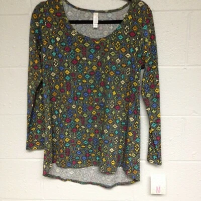 NWT LulaRoe Lynnae Tunic Womens Size Medium Green with Geometric High-Low Hem - Image 1 of 4