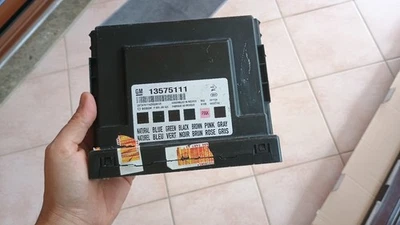 CENTRALINA PER OPEL Astra J 13575111 Dal 2010 Al 2015 - Immagine 1 di 3