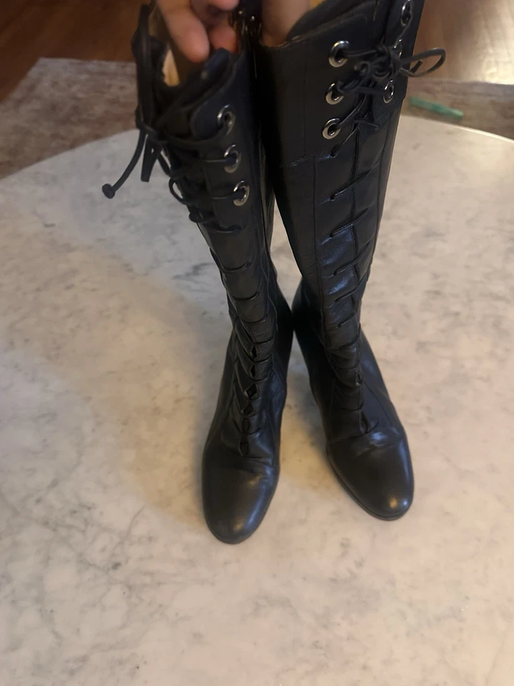 Botas Via Spiga para mujer de cuero negro con cordones hasta la rodilla - Hechas en Italia - Talla 7 m Foto 1 de 4