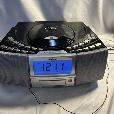 РЕДКИЙ на танкетке A4116 CD USB SD AM/FM будильник радио проверено. Компакт-диск иногда работает - Изображение 1 из 4