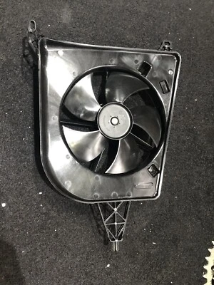 Unidad de ventilador de radiador BMW S1000rr, M1000rr 2019-24 K67, refrigeración, Gen 4 Foto 1 de 3