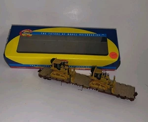 🚞HO ATHEARN  60' FLAT CAR  WITH 2 CHAINED CATERPILLAR D5M LGP DOZERS READ 🚞 - Picture 1 of 9