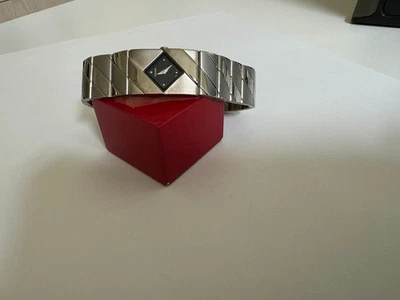 NOS Ladies Pulsar by Seiko 1N00 0BZ0 RO 黑色表盘手表 27 毫米 — 第 1/4 张图片