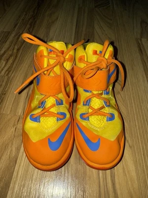 Nike LeBron Zoom Soldier 8 Niños Jóvenes Talla 3Y 3 Naranja Amarillo Zapatos 2014 Foto 1 de 4