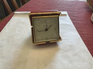 Seth Thomas Wecker, faltbar 3 Zoll quadratisch - 1,5 Zoll dick. Made in Germany - Bild 1 von 4