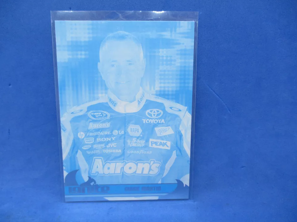 2013 Press Pass Ignite Cyan Mark Martin #22 HOF - Image 1 of 2