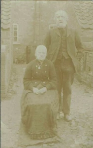 RP POSTCARD AN OLD MAN AND WOMAN LATE VICTORIAN STYLE RURAL CLOTHING C1906 - Picture 1 of 2