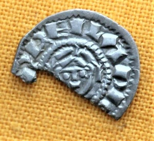 Medieval Silver Coin - Arpad Dynasty - Saint Ladislaus Rex Denar, 1077-1095.  - Picture 1 of 2