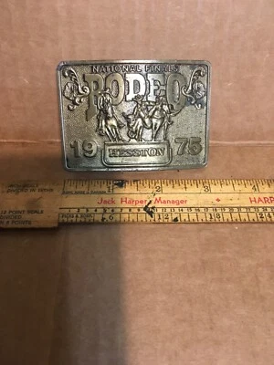 Vintage Brass Look 1975 Limited Edition Hesston National Finals Rodeo Buckle Foto 1 de 4
