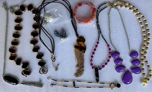 Fashion Jewelry 10 Pieces: 7 Necklaces 1 Ring 1 Bracelet 1 Pair Of Earrings - Picture 1 of 20