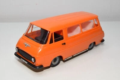 B71 1:20?? CADEN LUNGO 22 CM PLASTICA SKODA 1203 VAN BUS ARANCIONE OTTIME CON... - Immagine 1 di 4