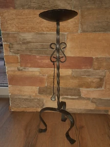 Schwerer alter guss-eiserner Kerzenständer mit Löscher - ca. 68cm hoch - Bild 1 von 4