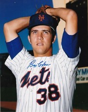 BUZZ CAPRA  NEW YORK METS   ACTION SIGNED 8x10