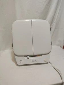 Jerdon dreifach faltbarer zweiseitiger Kosmetikspiegel mit Beleuchtung 5-fach-1-fache Vergrößerung - Bild 1 von 14