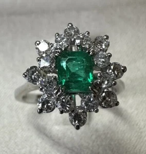 Anillo de Oro Blanco 18kt. con Diamantes Naturales Y Esmeralda Colombia - Imagen 1 de 8