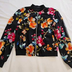 Black & Floral Bomberjacke Damen Medium Chiffon & Samt Schmetterlinge Blumen - Bild 1 von 11