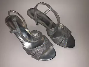 COVINGTON "Brooke" Silver Glitter & Metallic WOMEN'S HEEL SHOES SANDALS Sz 7.5 - Picture 1 of 5
