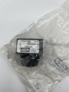 Hubbell M1GMR Red Maintained Push Pull Button NO/NC Part # 80323104 - Picture 1 of 2