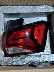 GM OEM 2022 Chevrolet Equinox Right side Halogen taillamp assembly - Picture 1 of 7