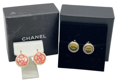 Auténtico juego de 2 pendientes Chanel 99 A de plata y camelia 03P con B SK080423 Foto 1 de 4