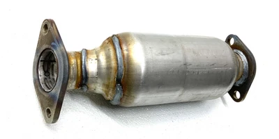 Walker Exhaust Ultra EPA 16533 – Direct Fit Catalytic Converter for Hyundai - Image 1 of 2