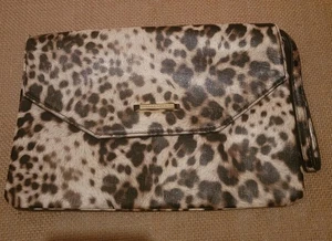 Anne Klein Wristlet Clucth Bag Purse Leopard Print Magnetic Closure Approx 10×6" - Picture 1 of 9