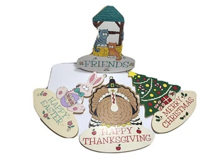 Bunte Türgrußschilder - Freunde Ostern Erntedank Weihnachten - Holz - 4 Stück - Bild 1 von 6