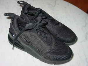 2019 Nike Air Max 270 "Triple Black" Black Youth Running Shoes! Size 1.5Y - Picture 1 of 12