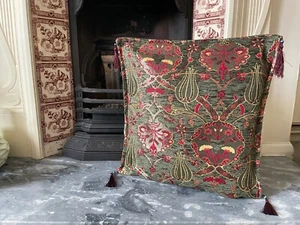 Khaki Green Tulip Patterned Chenille Cushion Cover, Floral Throw Pillow, 40x40cm - Picture 1 of 12