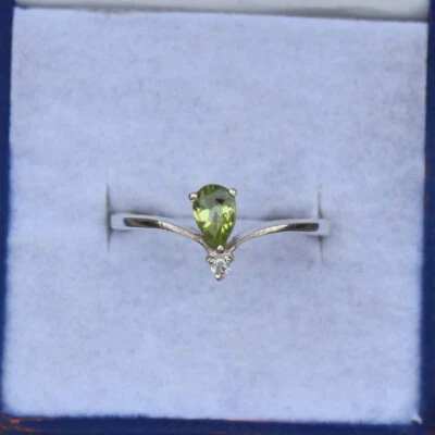 0.48 Ct Peridot Prong Ring 925 Solid Sterling Silver - Image 1 of 4
