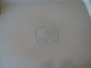 NOS Suzuki GT250 Hustler 1976-1977 OEM Gneuine Cylinder Head Gasket 11241-18600 - Picture 1 of 3