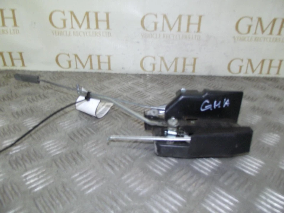 Conjunto de cerradura de puerta trasera lado cercano pasajero izquierdo Kia Rio MK1 2000-2007U Foto 1 de 4