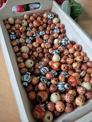 HOLZPERLEN GEMUSTERT BASTELN PERLENKETTEN Hobbyauflösung Konvolut - Bild 1 von 4