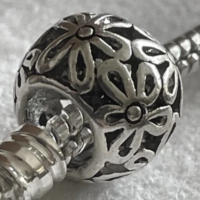 Silver OPENWORKS DAISY New Spring Flower Spacer Bead Fit European Charm Bracelet - Image 1 of 4
