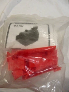 Bachmann HO Scale Barn Sealed in Bag Unbuilt - Picture 1 of 2