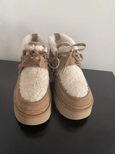 UGG Damen Classic New Heights Schnürer - Gr:8 - Bild 1 von 8