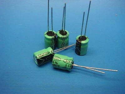 (25) CONDENSADOR ELECTROLÍTICO RADIAL ALTA TEMPERATURA XICON HTRL100V22 100V 22uF 105°C Foto 1 de 4