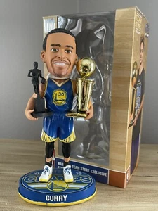 Stephen Curry Golden State Warriors 2015 Jugador Más Valioso de la NBA y Trofeo Campeón Bobblehead ¡NUEVO EN CAJA! - Imagen 1 de 2