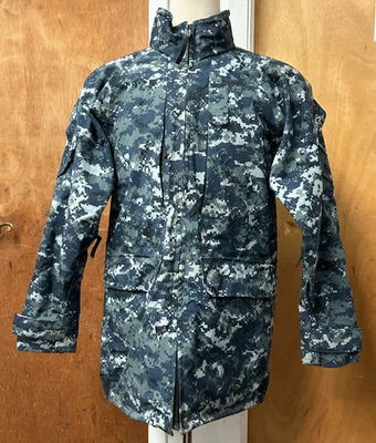 Abrigo mediano X largo azul marino para hombre Foto 1 de 4