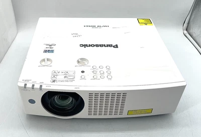 PANASONIC PT-VMZ40 PT-VMZ40U7 LCD PROJECTOR 13545 HRS **SEE DESCRIPTION - Image 1 of 4