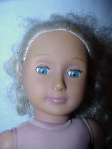 BATTAT BLONDE HAIR DOLL - Picture 1 of 6