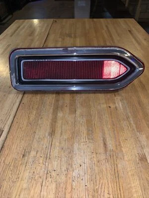 Задний фонарь со стороны водителя 1970 Plymouth Belvedere Satellite 70 Mopar LH - Изображение 1 из 4