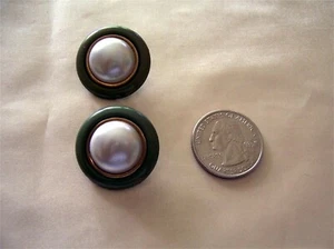 4 PEARL CENTER OLIVE RIM 1inch GOLD ACCENT BUTTONS - Picture 1 of 1