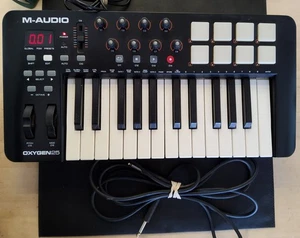 M-Audio Oxygen 25 Keyboard Controller USB - Picture 1 of 9