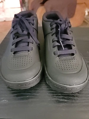 GR5 Shimano 39 Sneakers - Image 1 of 4