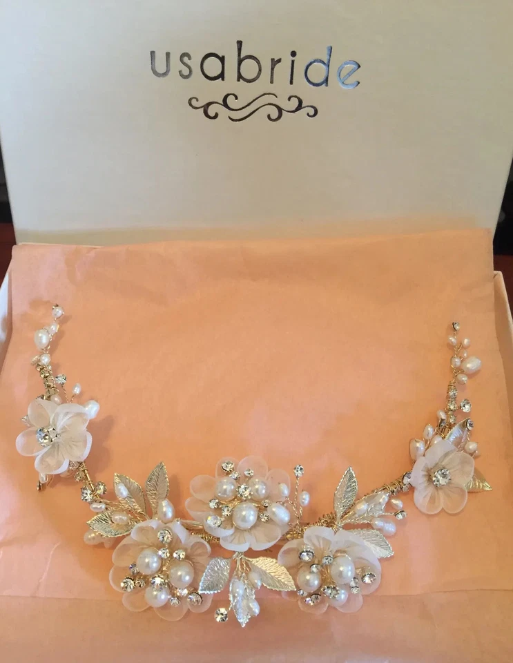 Nuevo con etiquetas Pieza de pelo de novia hoja de oro con flores blancas - Novia de EE. UU. Foto 1 de 4